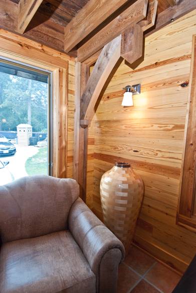 YELLOW PINE CLEAN FACE SANDED & FINISHED PANELING