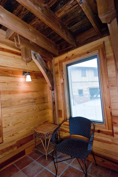 YELLOW PINE CLEAN FACE SANDED & FINISHED PANELING